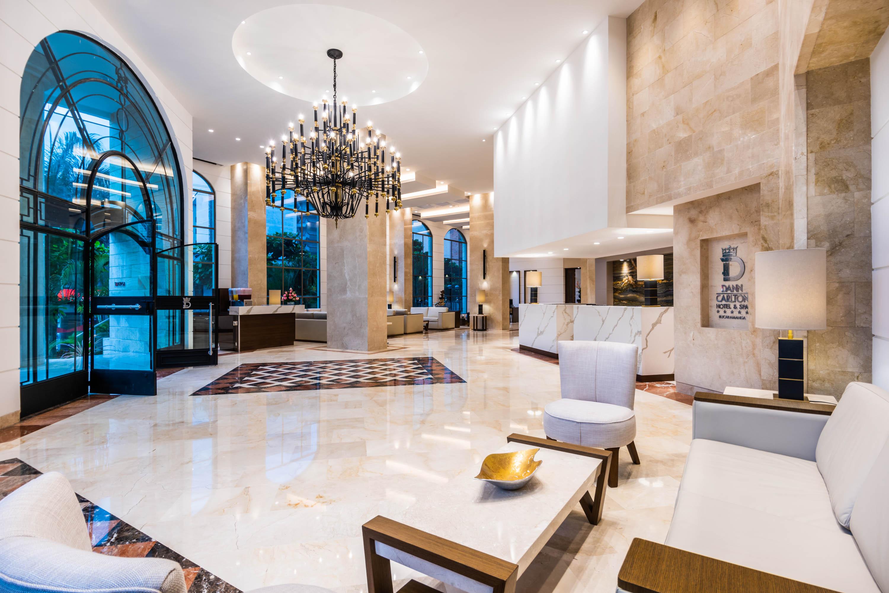 Hotel Dann Carlton Букараманґа Екстер'єр фото Lobby