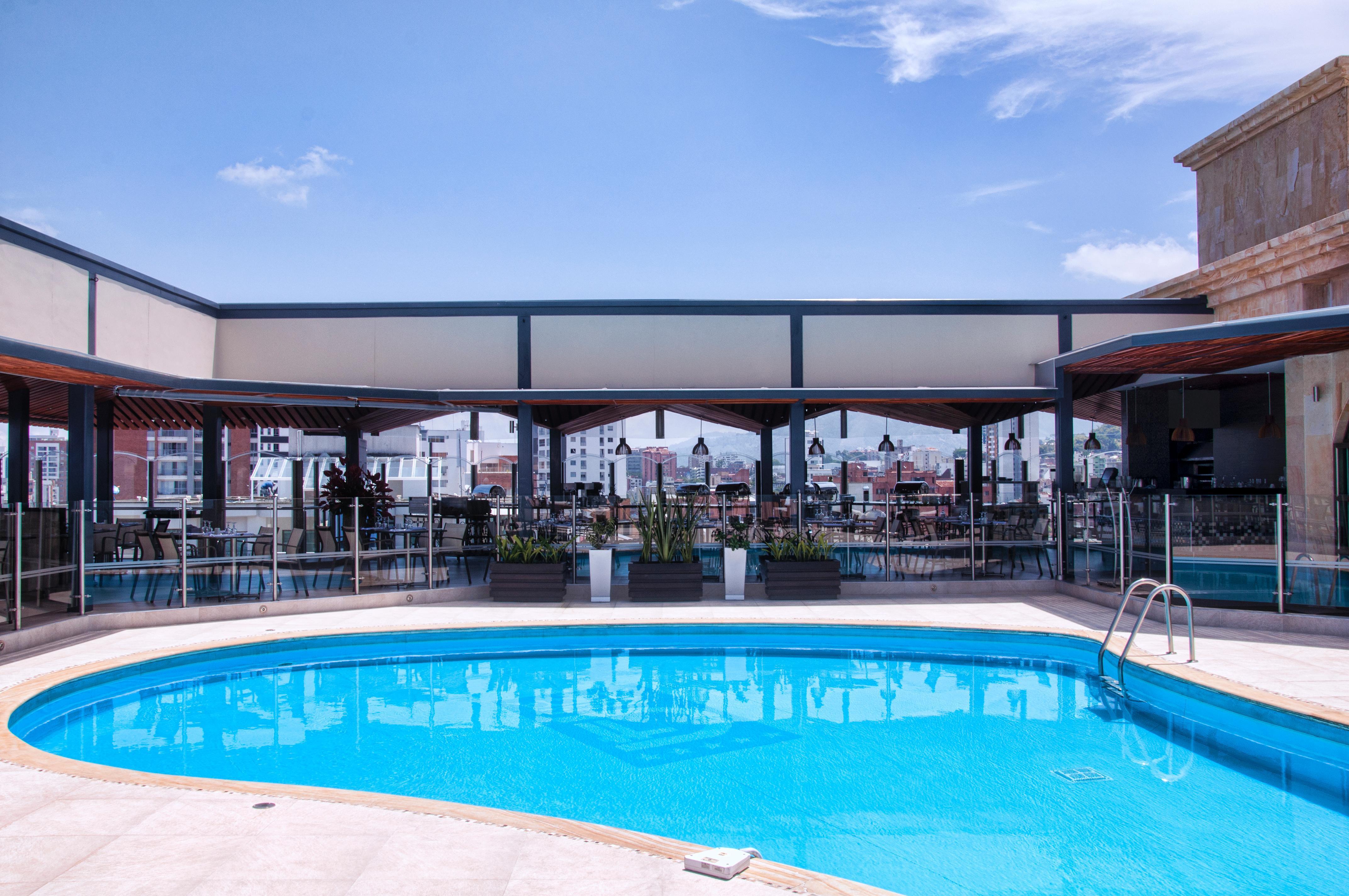 Hotel Dann Carlton Букараманґа Екстер'єр фото Rooftop pool