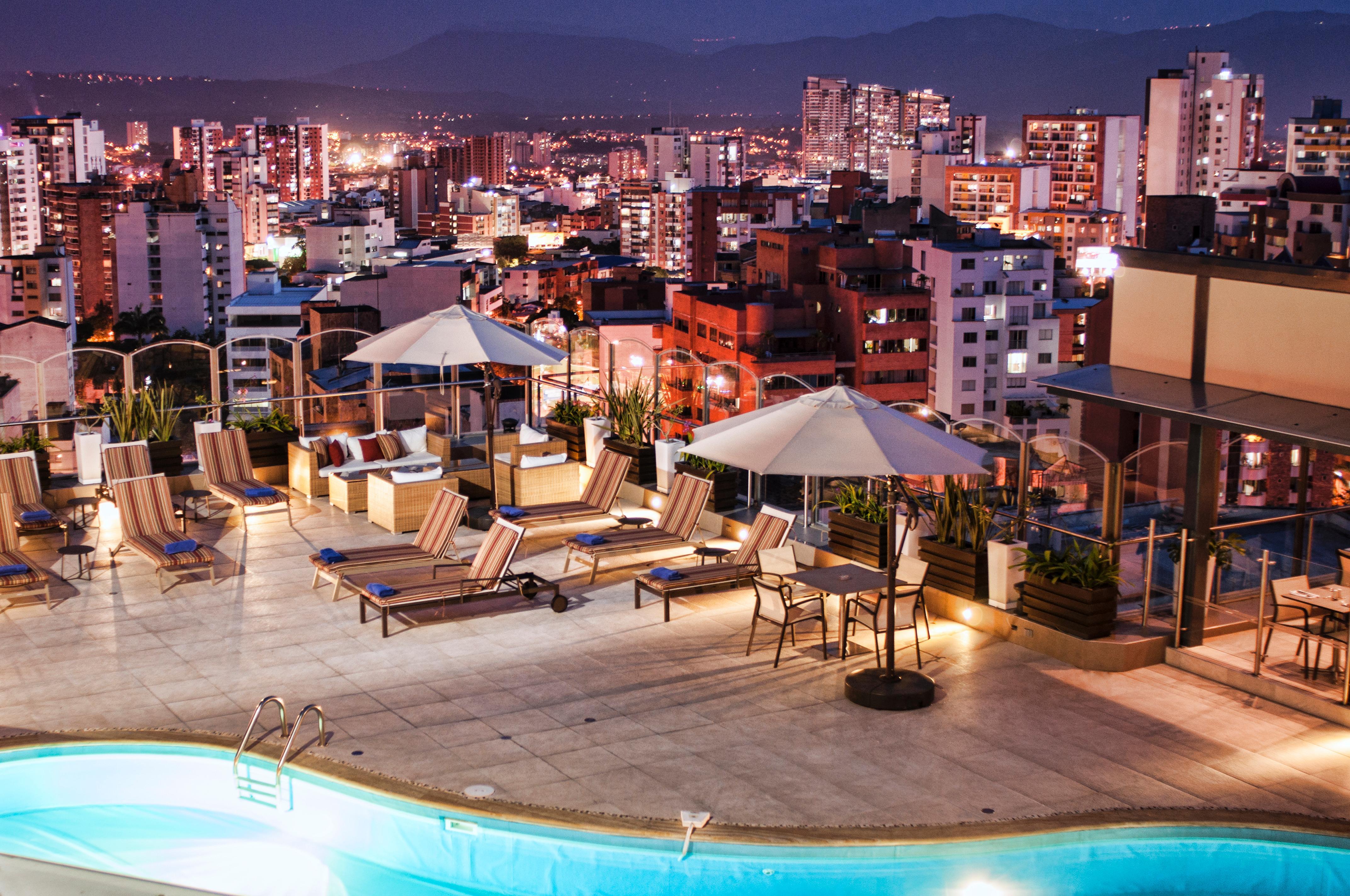 Hotel Dann Carlton Букараманґа Екстер'єр фото View from the hotel's rooftop pool