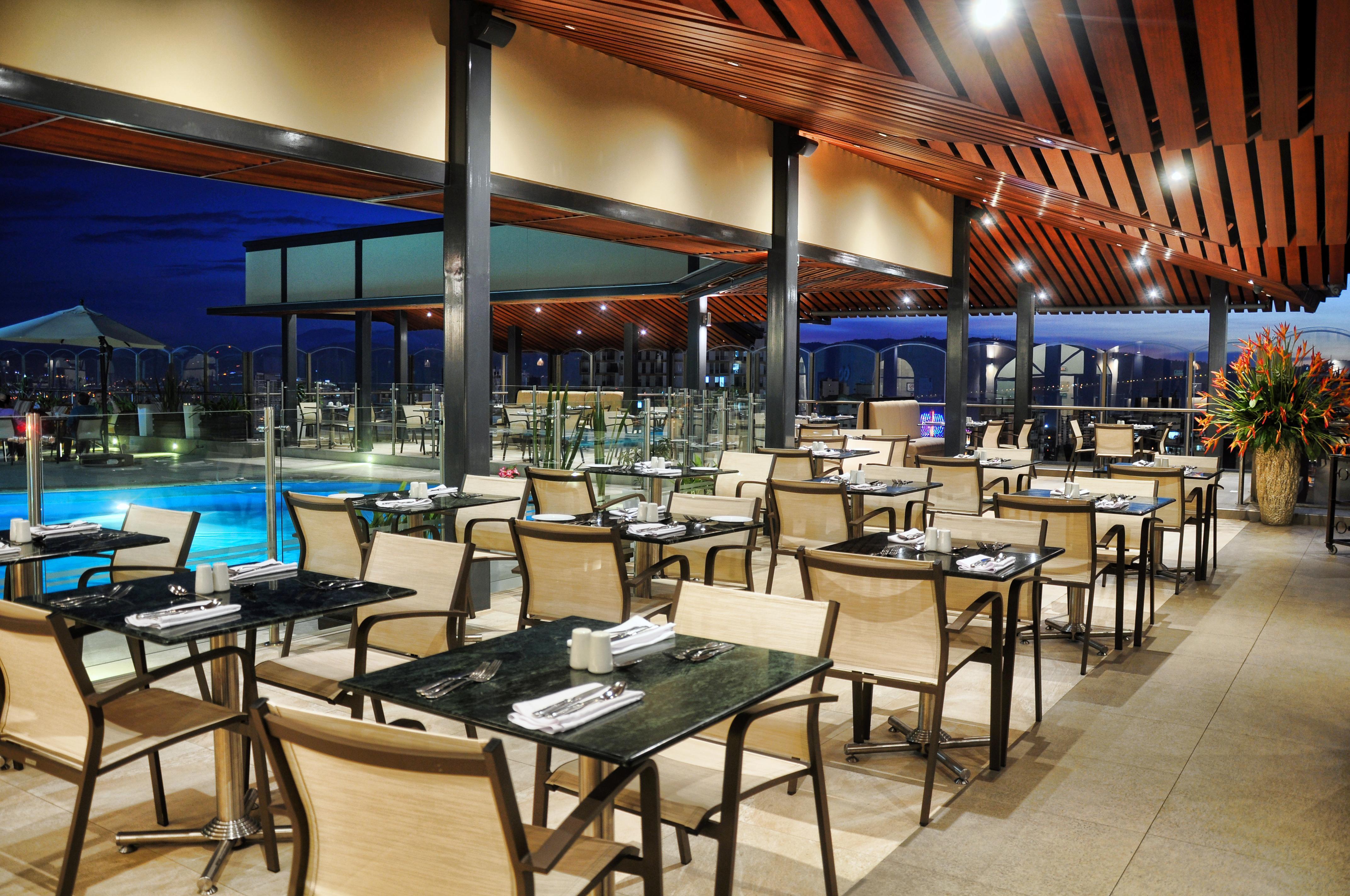 Hotel Dann Carlton Букараманґа Екстер'єр фото The Pool Bar
