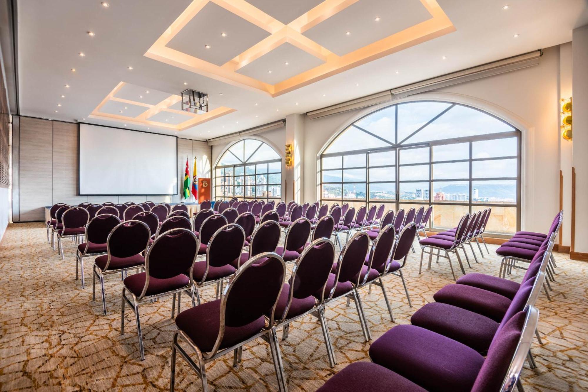 Hotel Dann Carlton Букараманґа Екстер'єр фото Meeting room