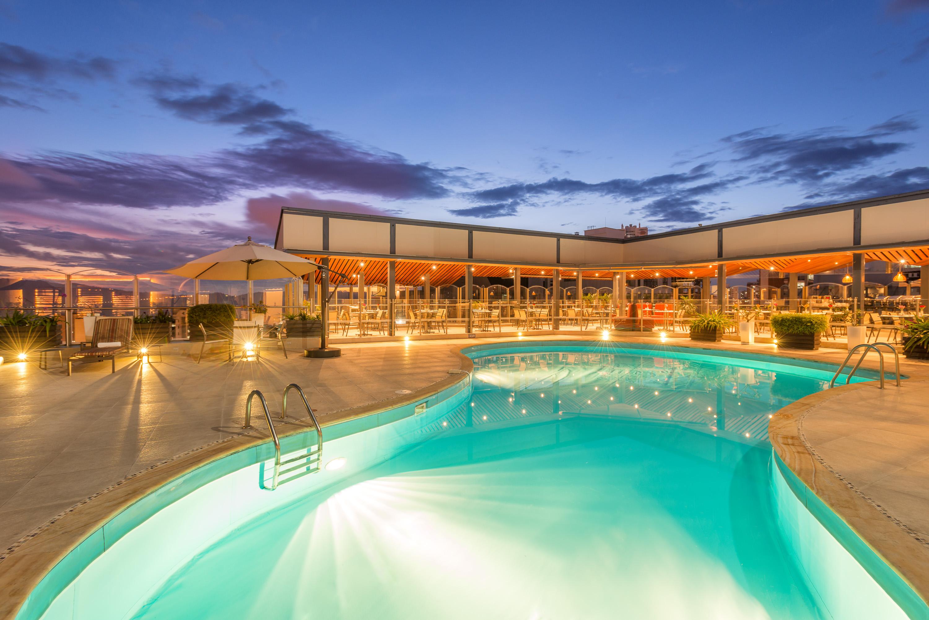 Hotel Dann Carlton Букараманґа Екстер'єр фото Rooftop pool at the hotel