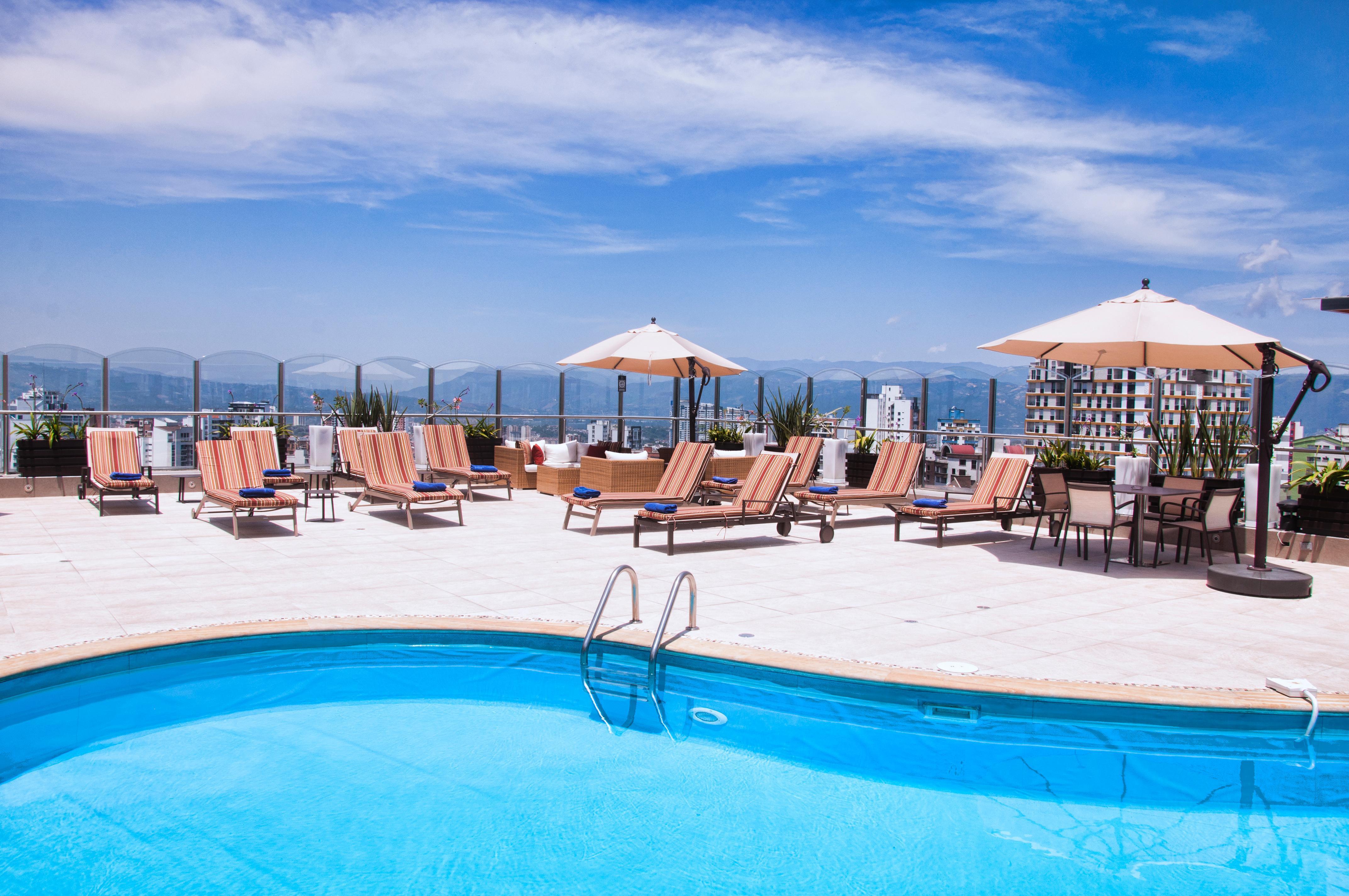 Hotel Dann Carlton Букараманґа Екстер'єр фото Rooftop pool