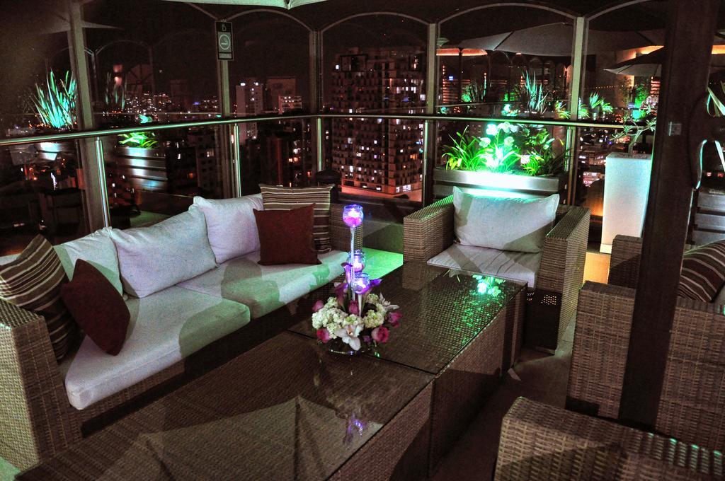Hotel Dann Carlton Букараманґа Екстер'єр фото The Sky Bar